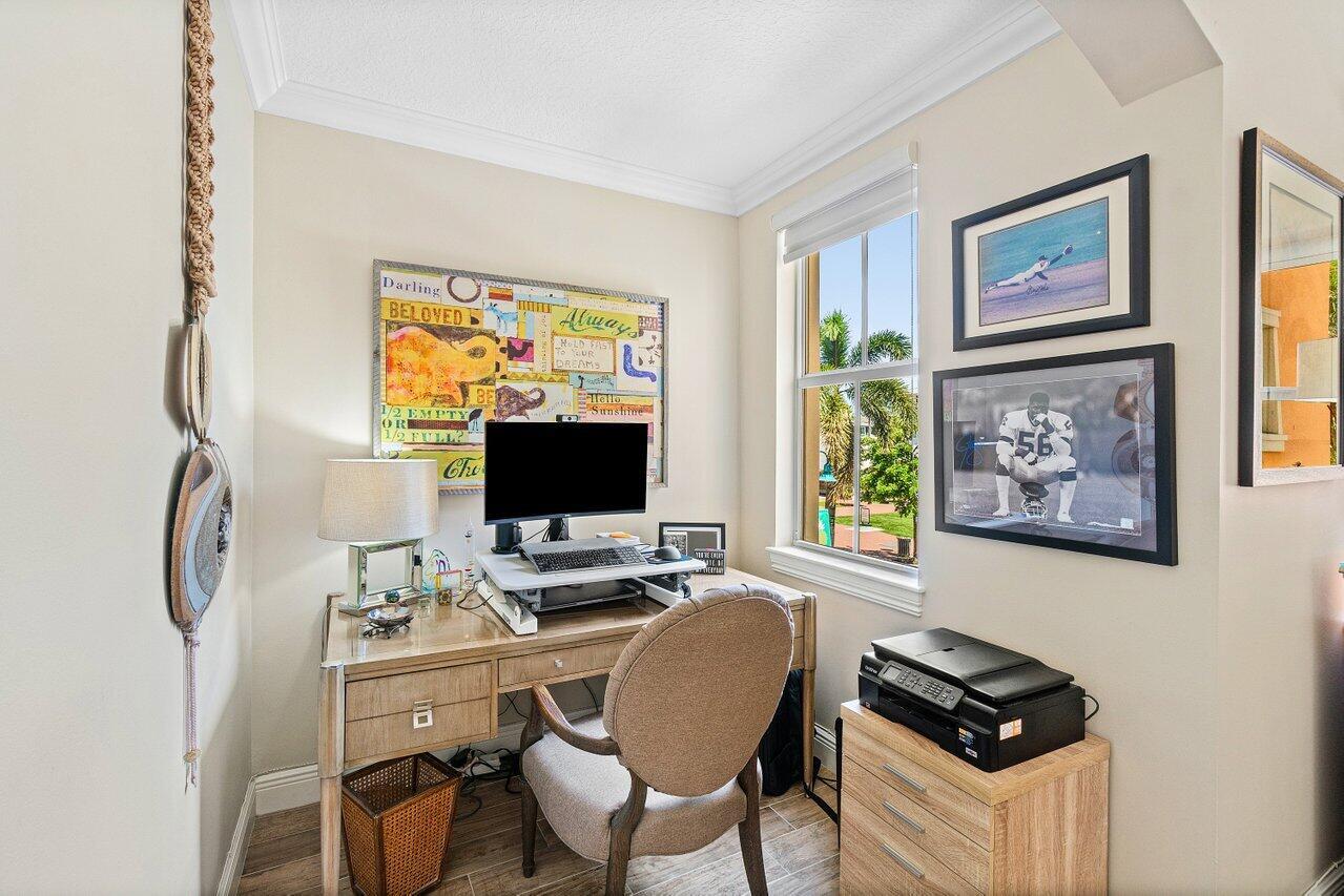 200 NE 2nd Avenue 211