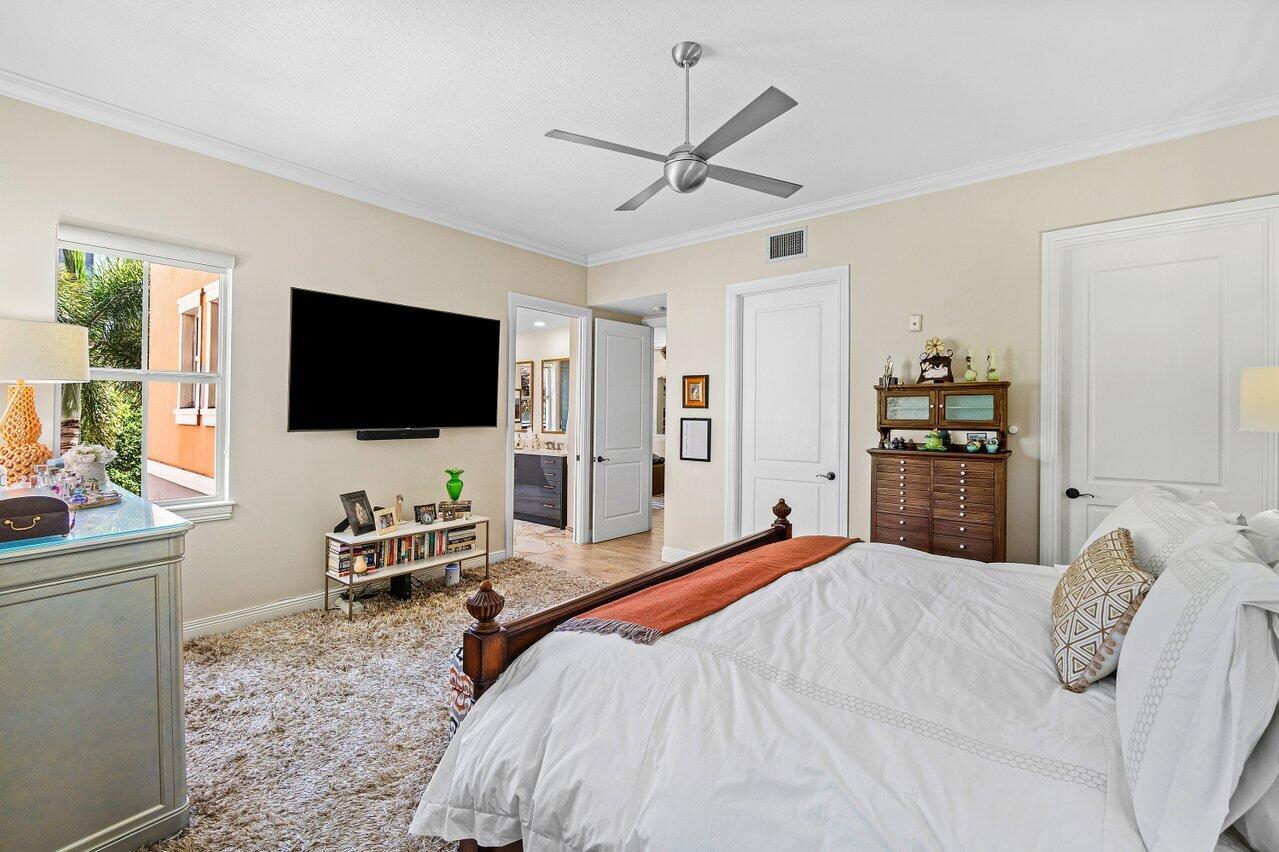 200 NE 2nd Avenue 211