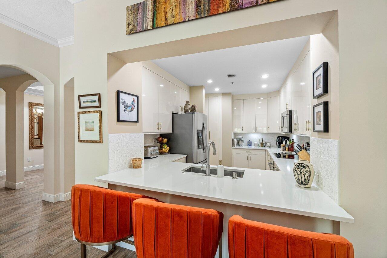 200 NE 2nd Avenue 211