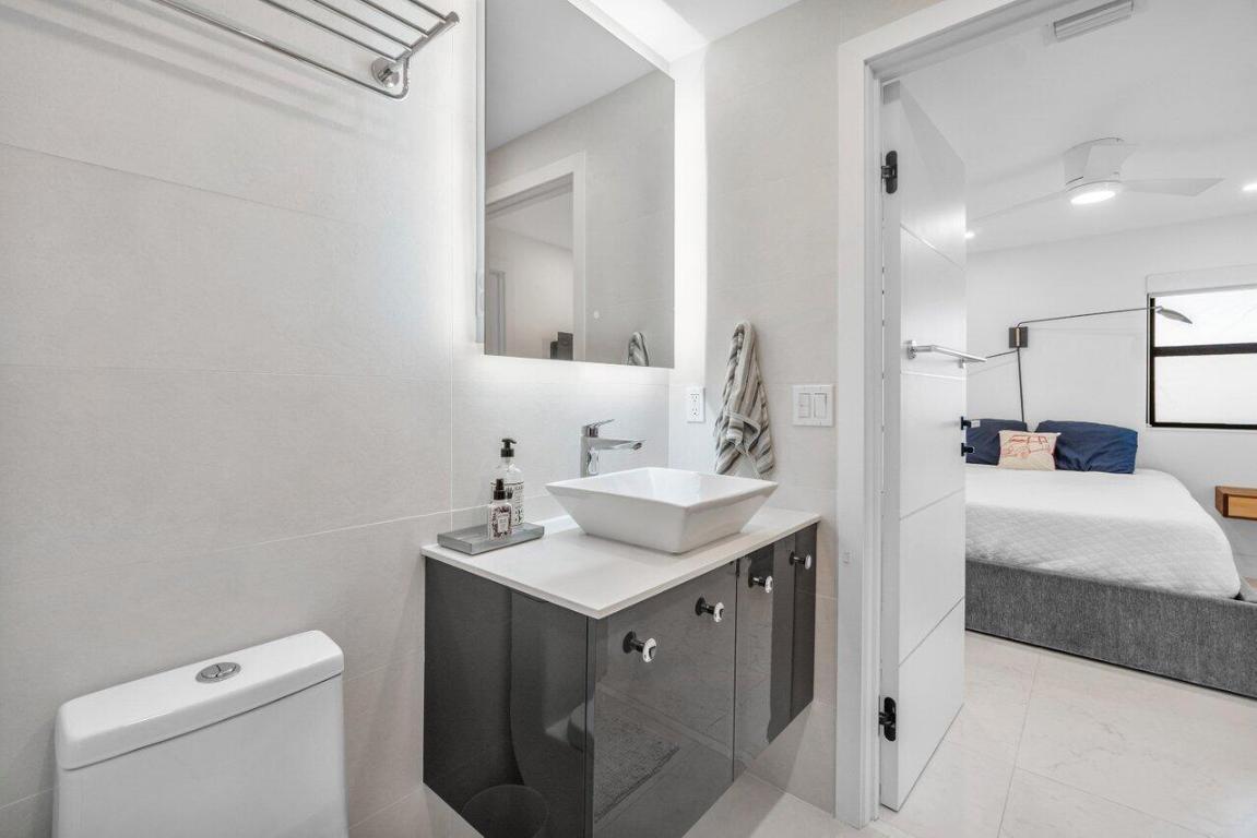 1035 S Federal Highway Ph 14