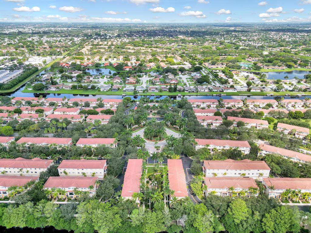 3008 N Evergreen Circle