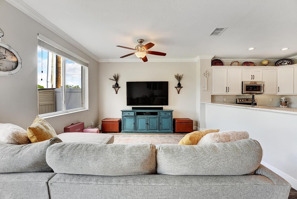 3008 N Evergreen Circle