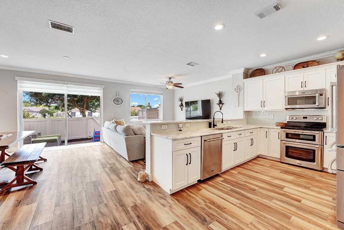 3008 N Evergreen Circle