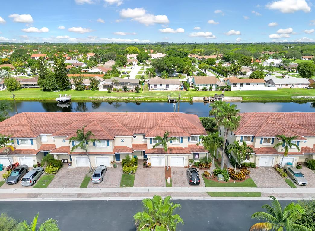 3008 N Evergreen Circle