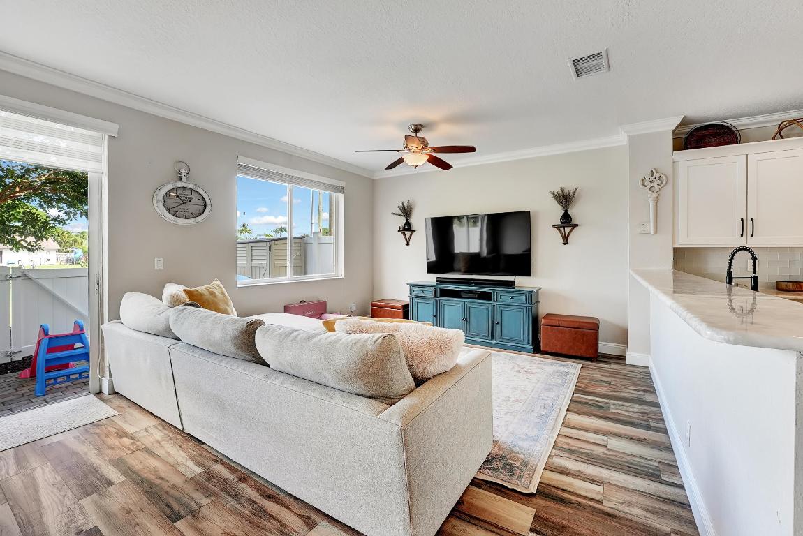 3008 N Evergreen Circle