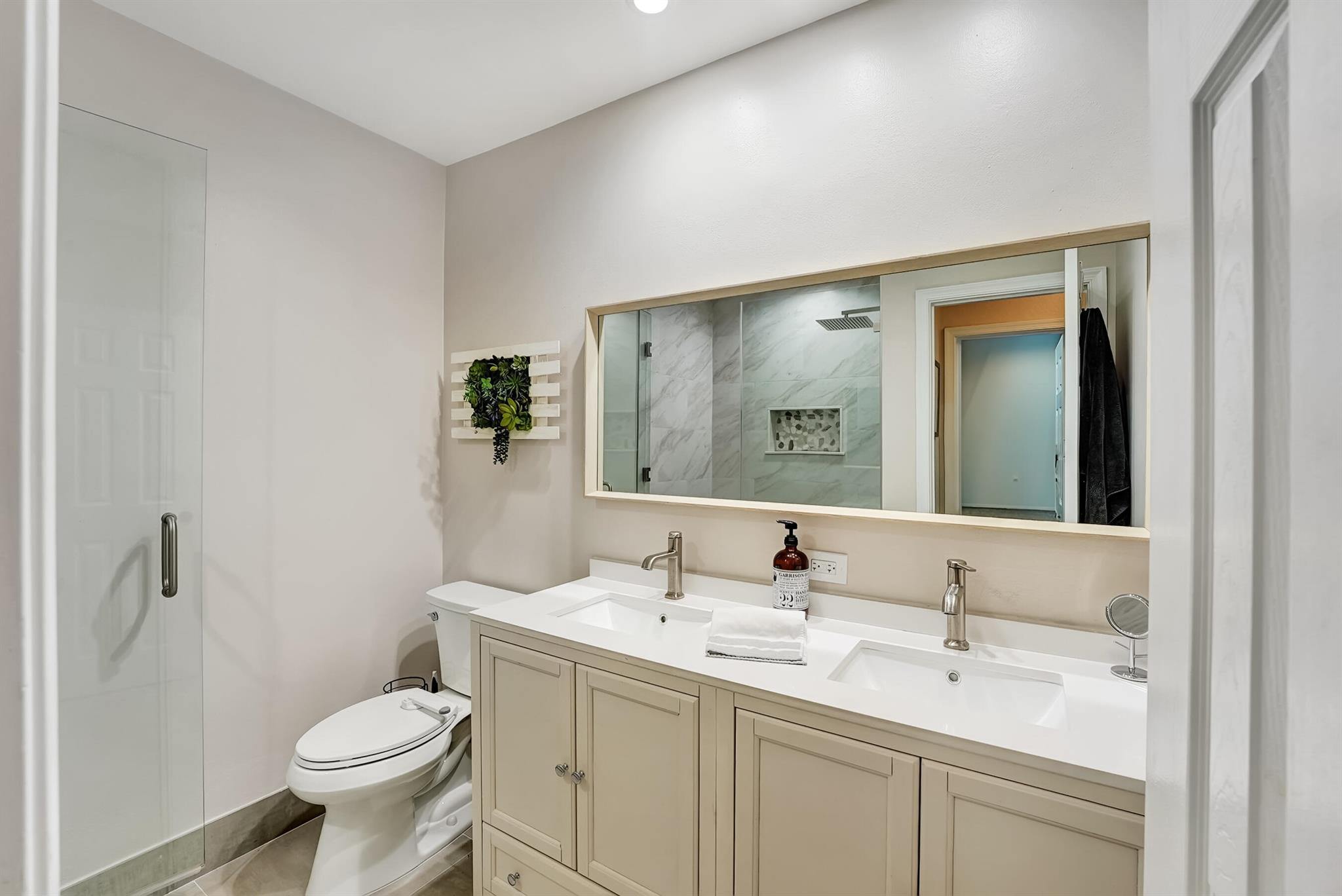 3008 N Evergreen Circle