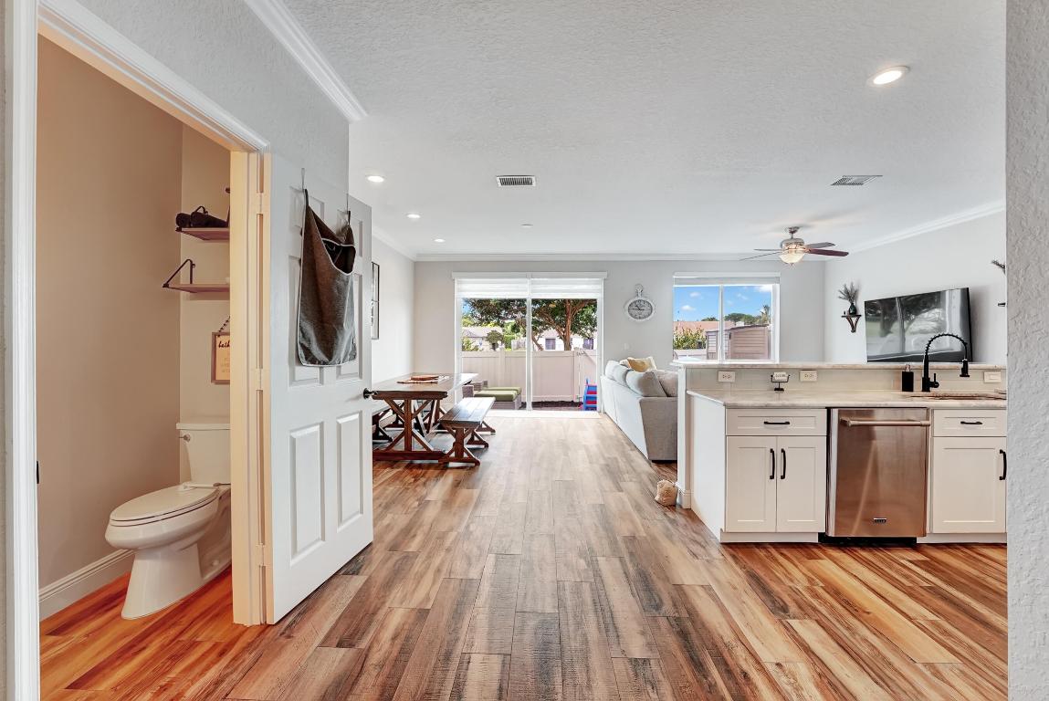 3008 N Evergreen Circle