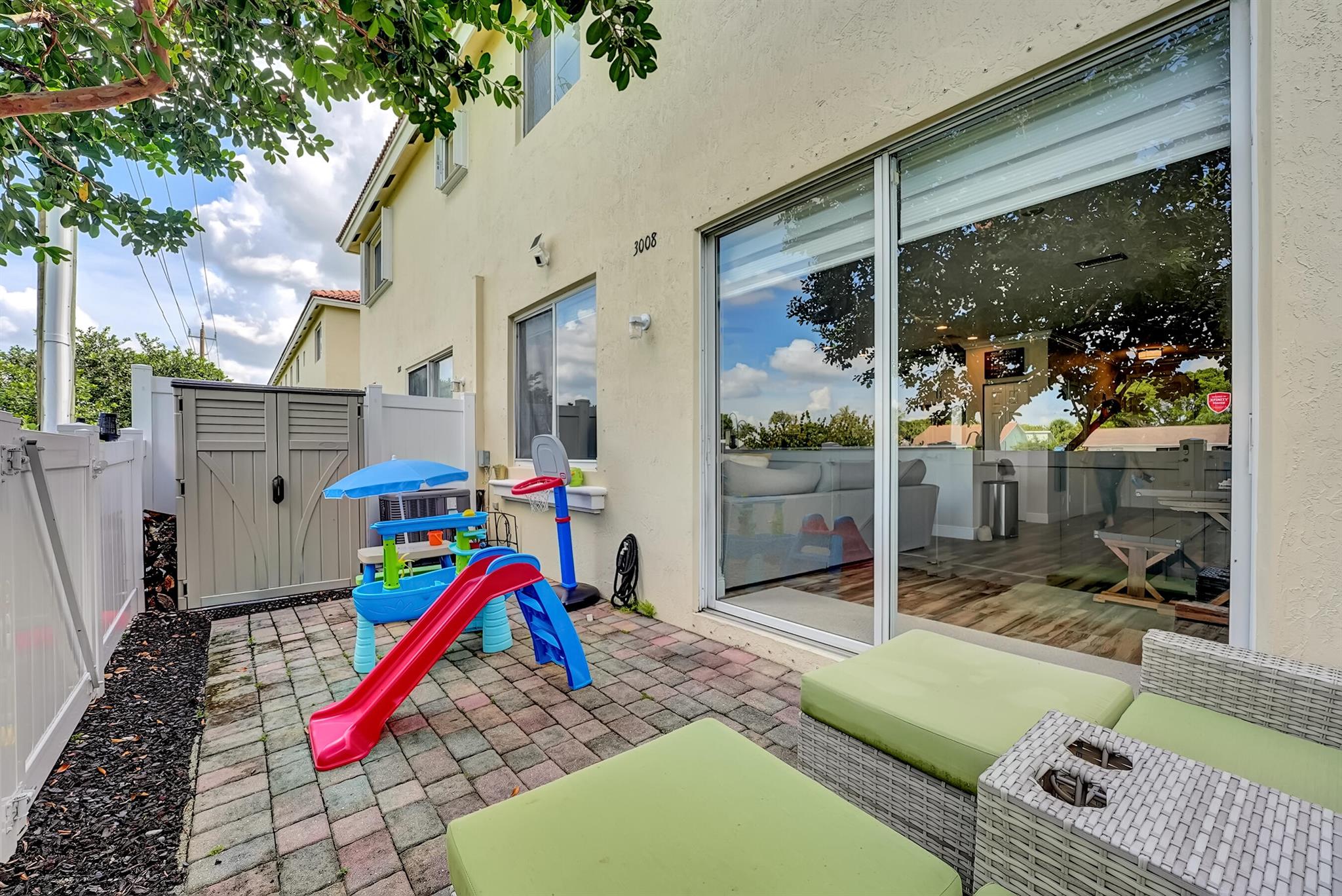 3008 N Evergreen Circle