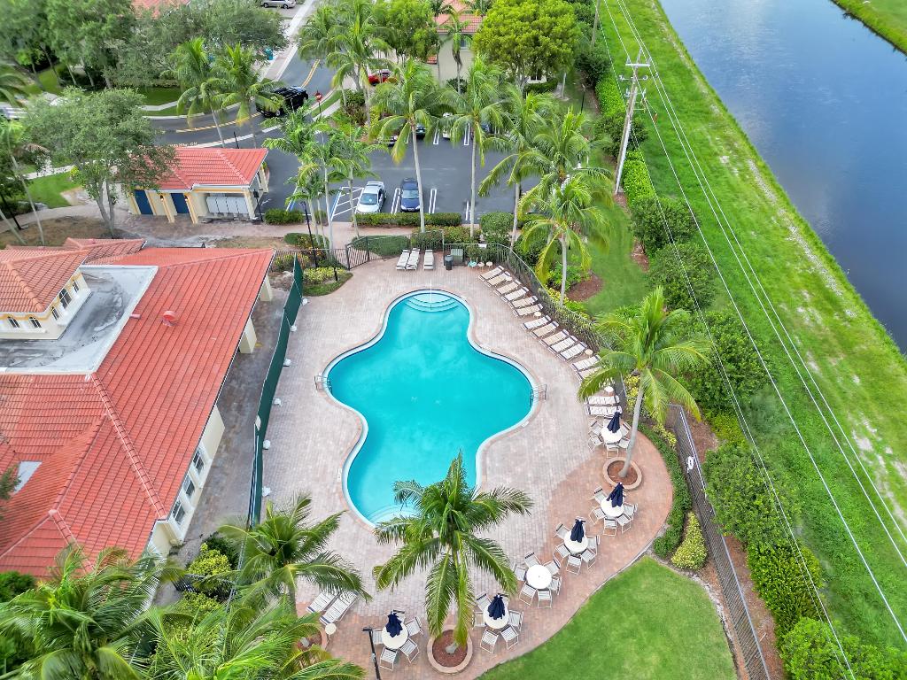 3008 N Evergreen Circle