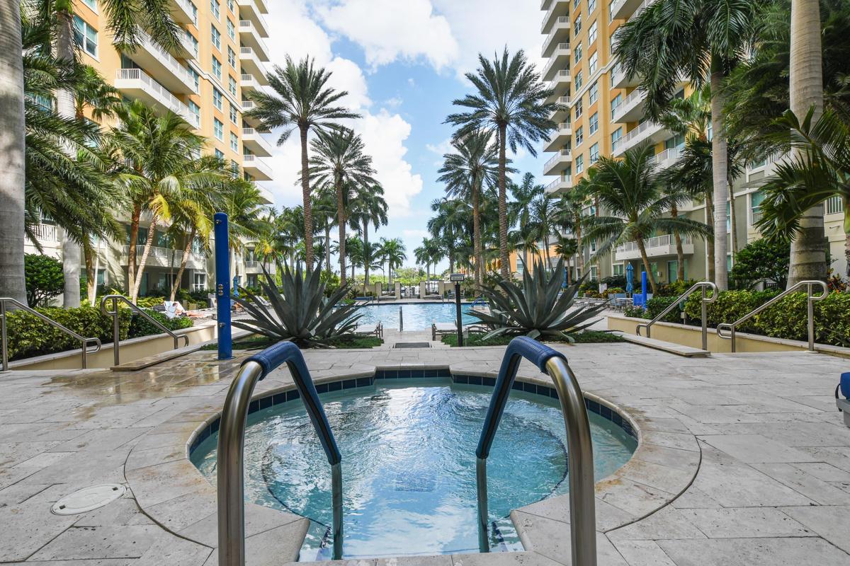 625 Casa Loma 908 Boulevard 908