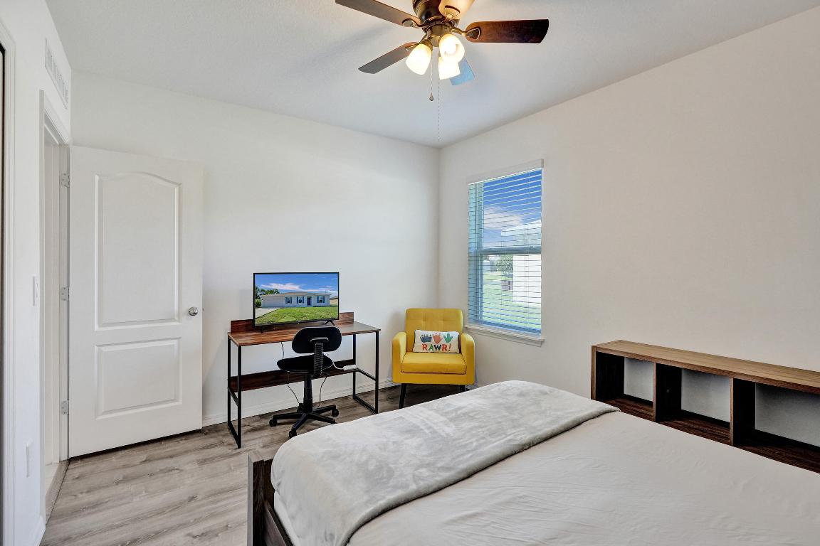 1744 SE North Blackwell Drive