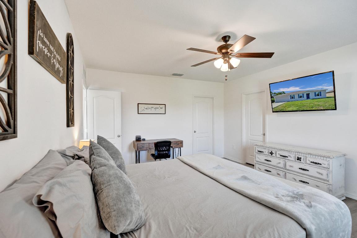 1744 SE North Blackwell Drive