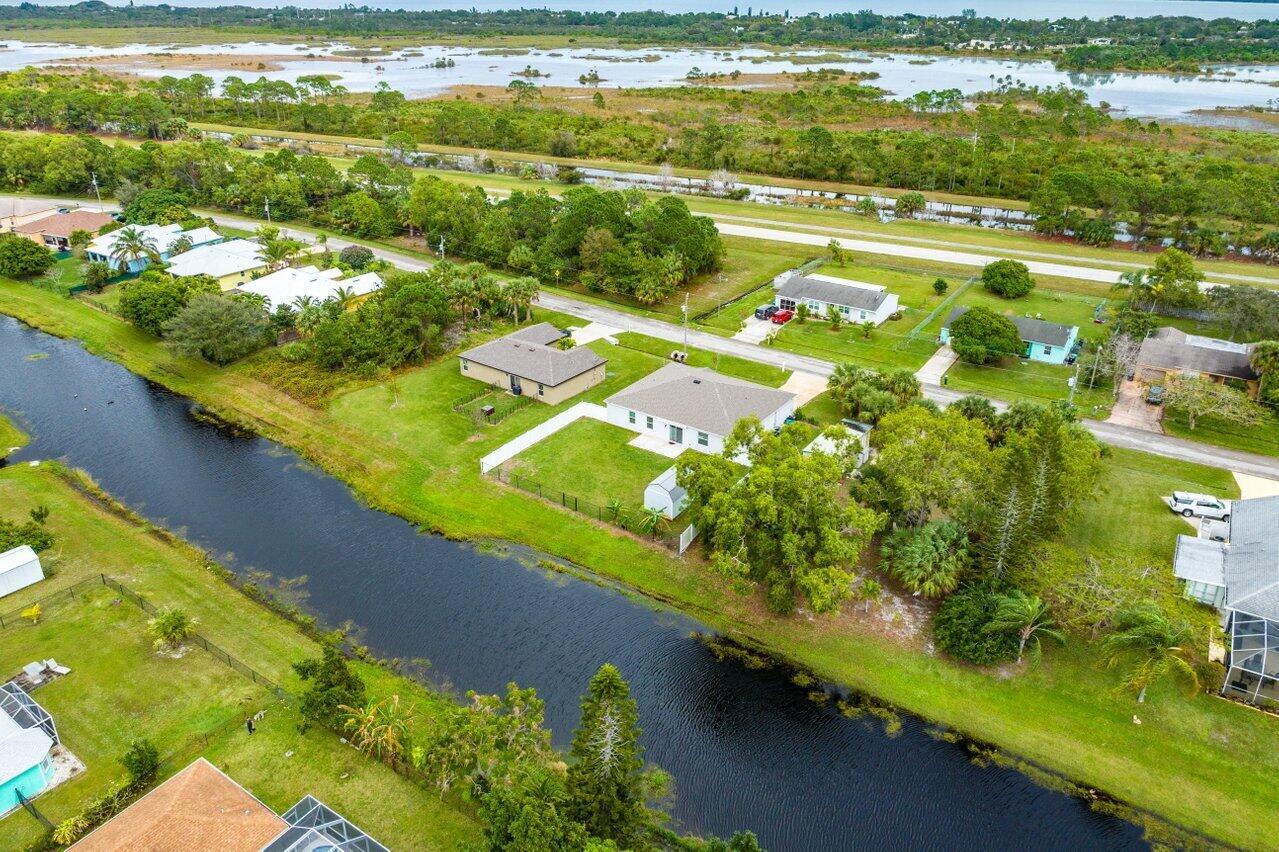 1744 SE North Blackwell Drive