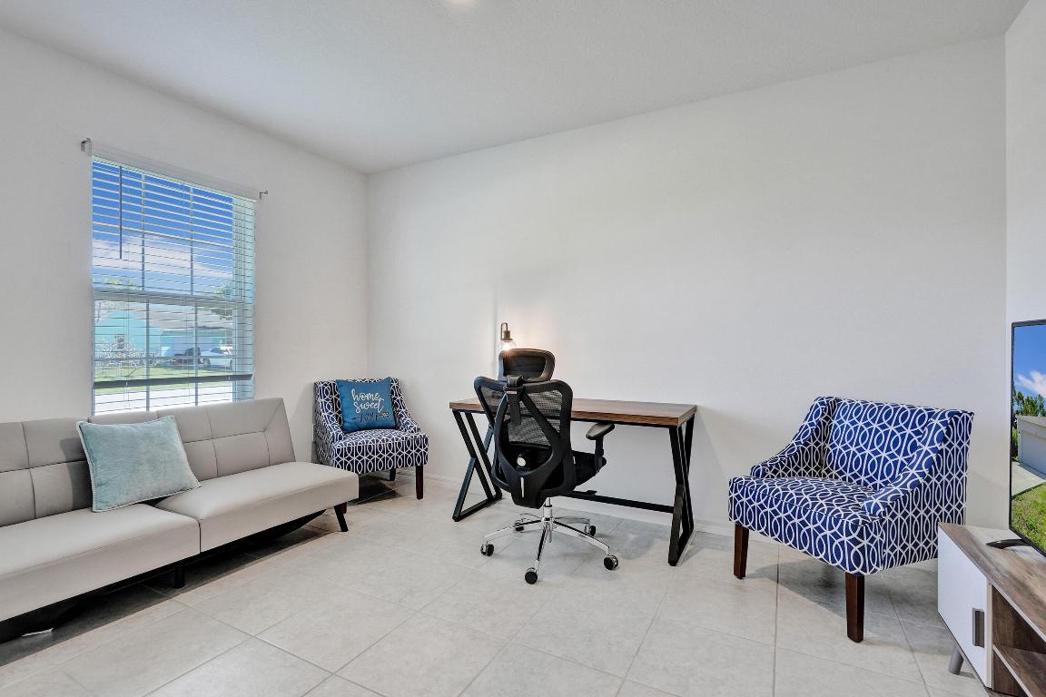 1744 SE North Blackwell Drive