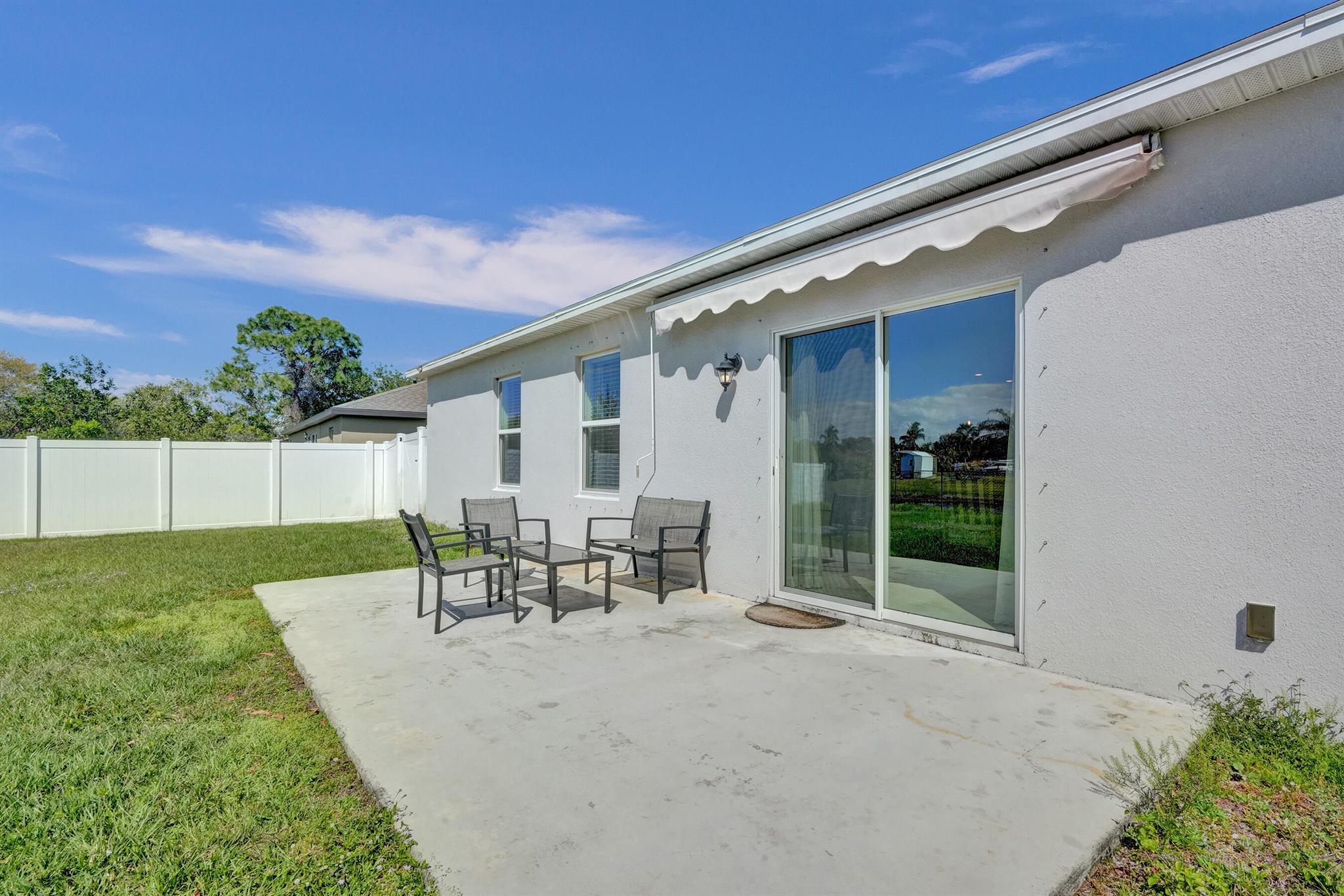 1744 SE North Blackwell Drive