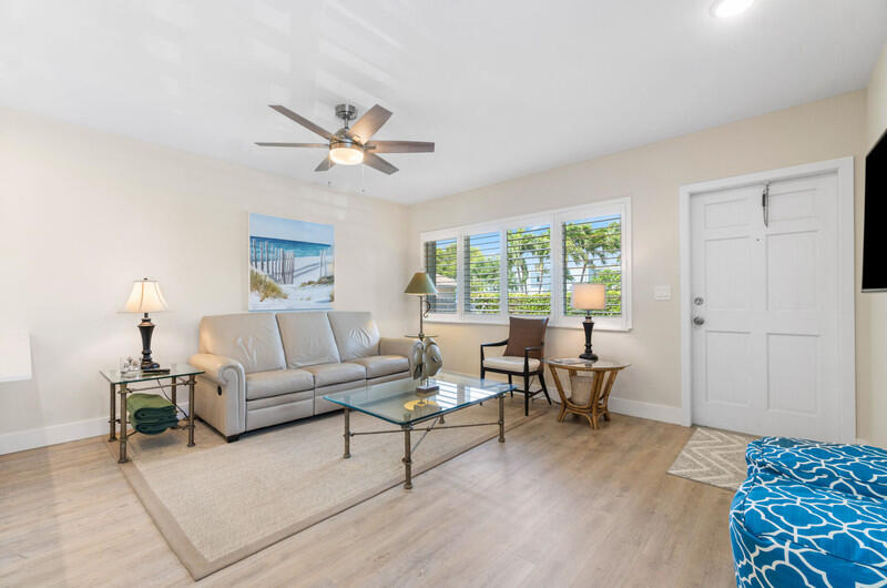 1001 NE 8th Avenue 105