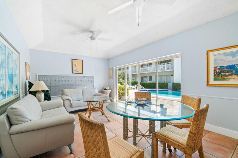 1001 NE 8th Avenue 105