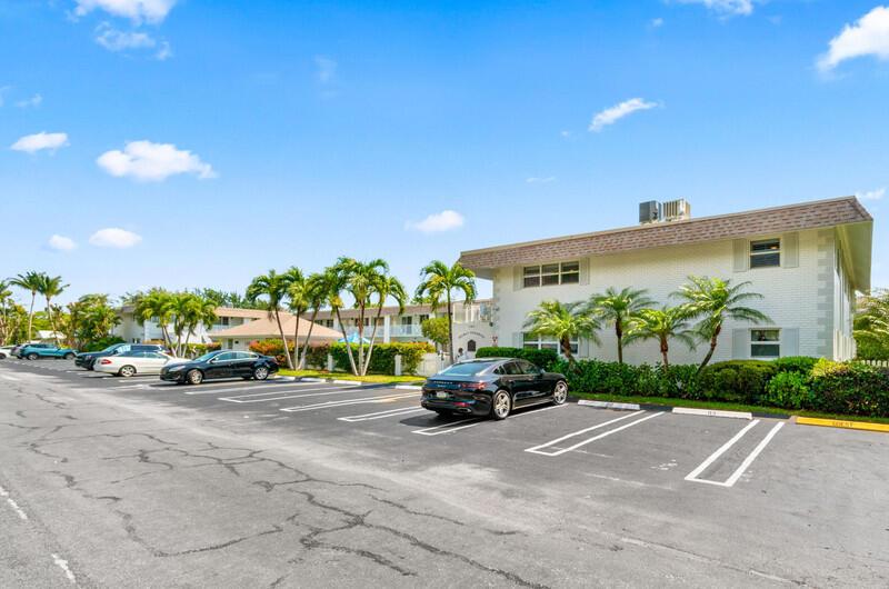 1001 NE 8th Avenue 105