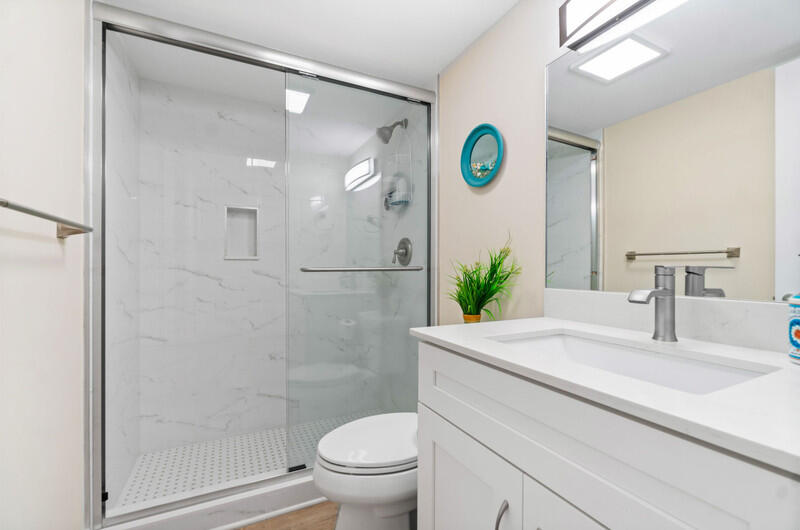 1001 NE 8th Avenue 105