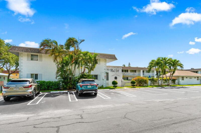 1001 NE 8th Avenue 105