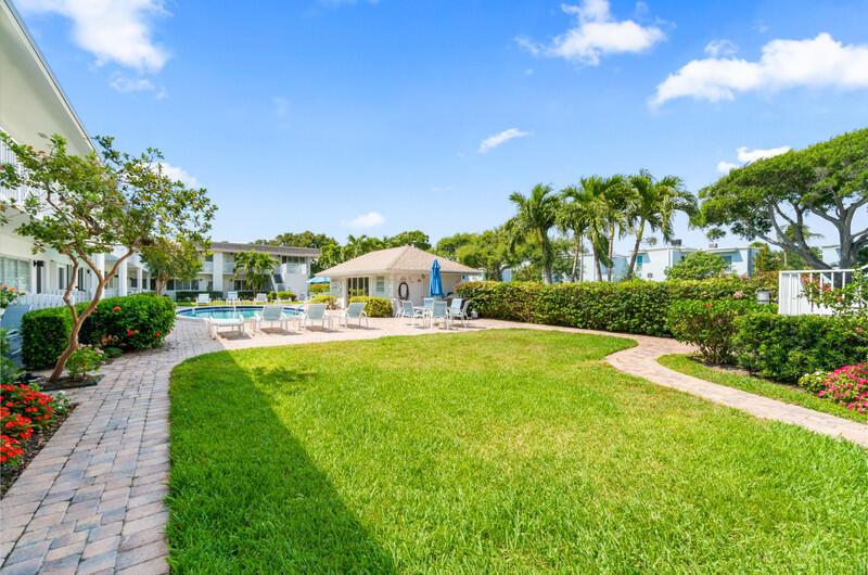 1001 NE 8th Avenue 105