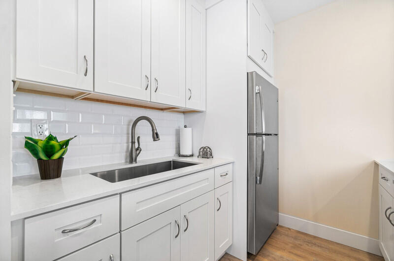 1001 NE 8th Avenue 105