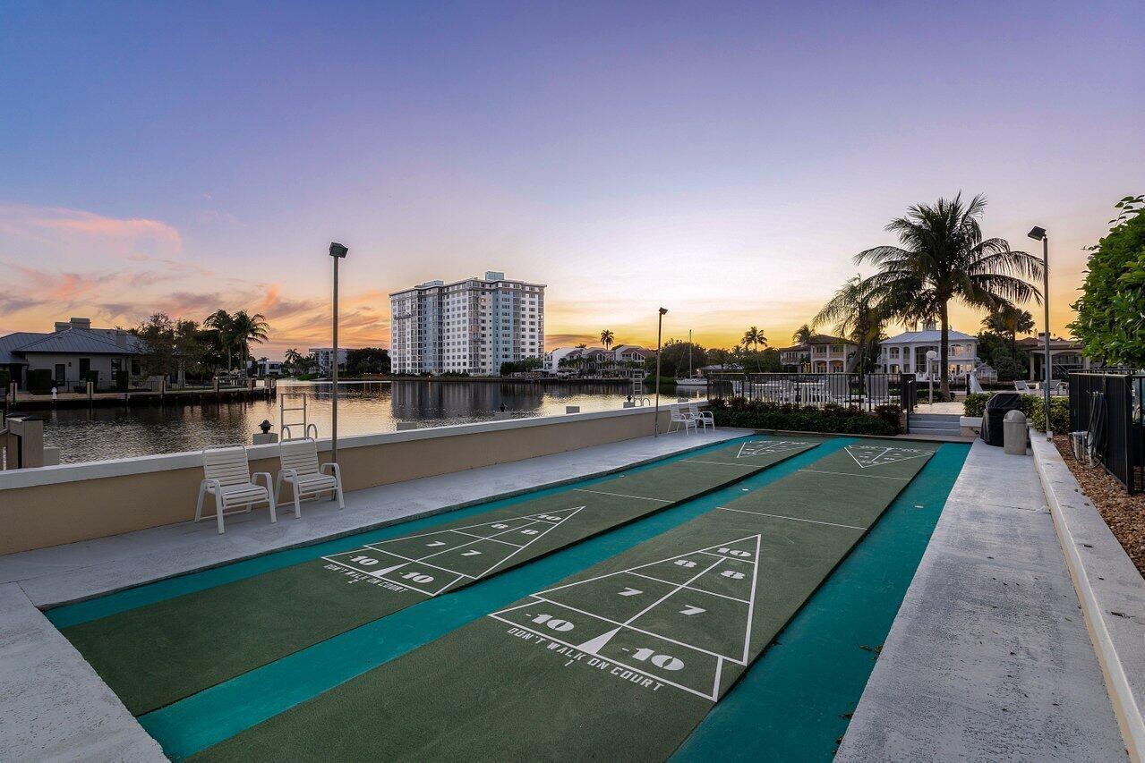 400 Seasage Drive 804