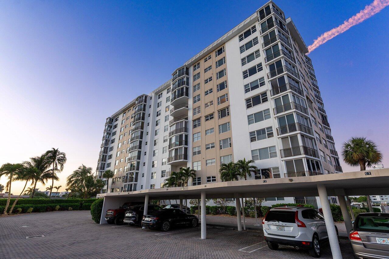 400 Seasage Drive 804