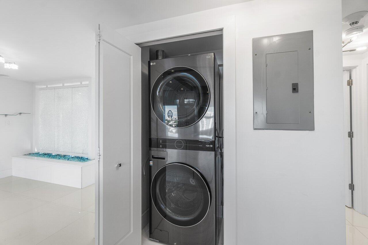 400 Seasage Drive 804