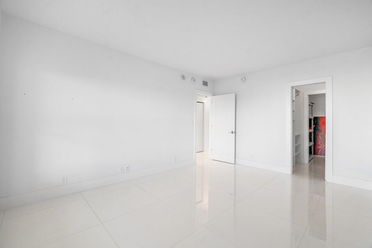 400 Seasage Drive 804