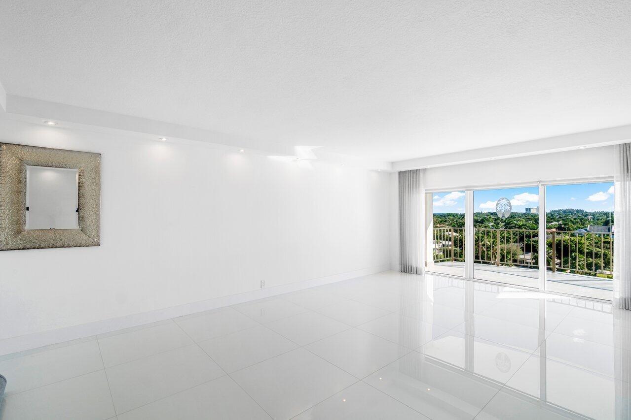 400 Seasage Drive 804