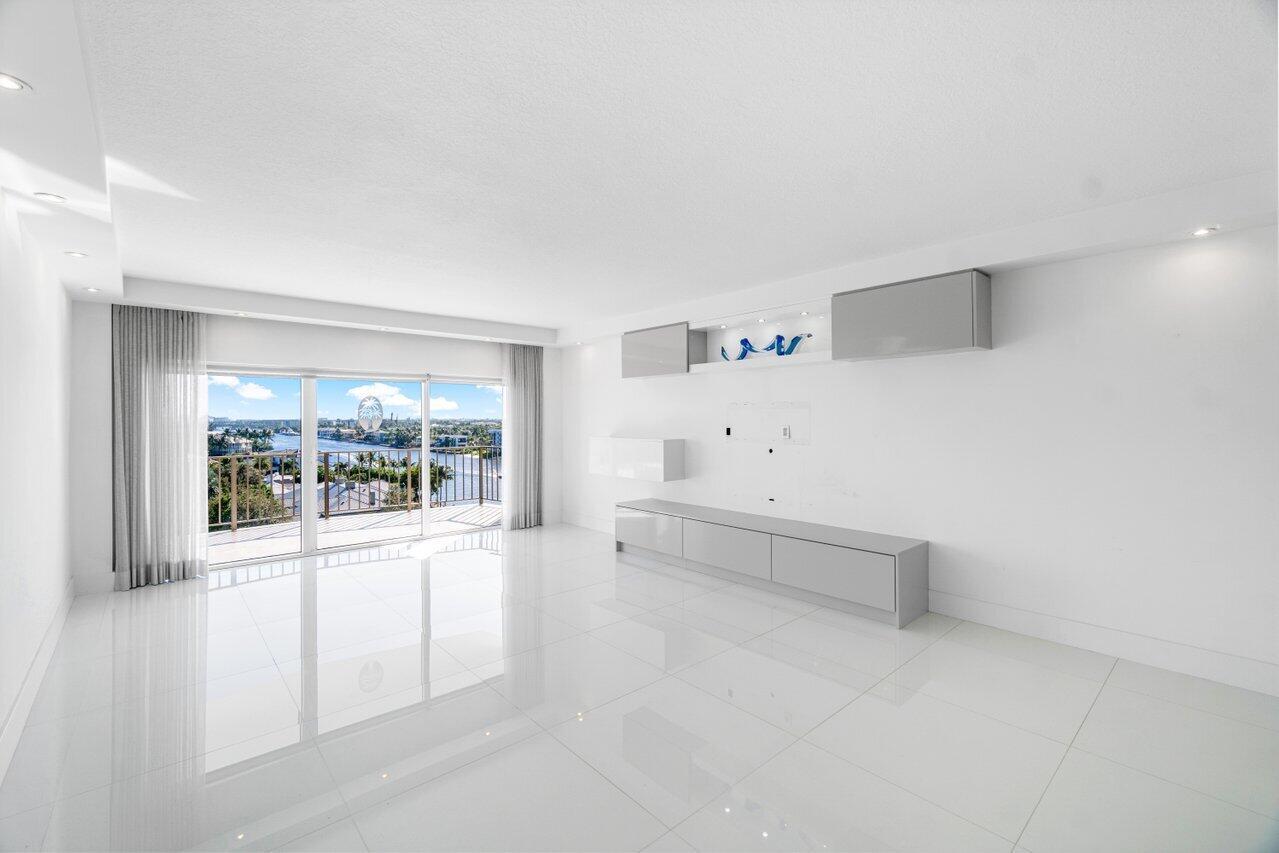 400 Seasage Drive 804