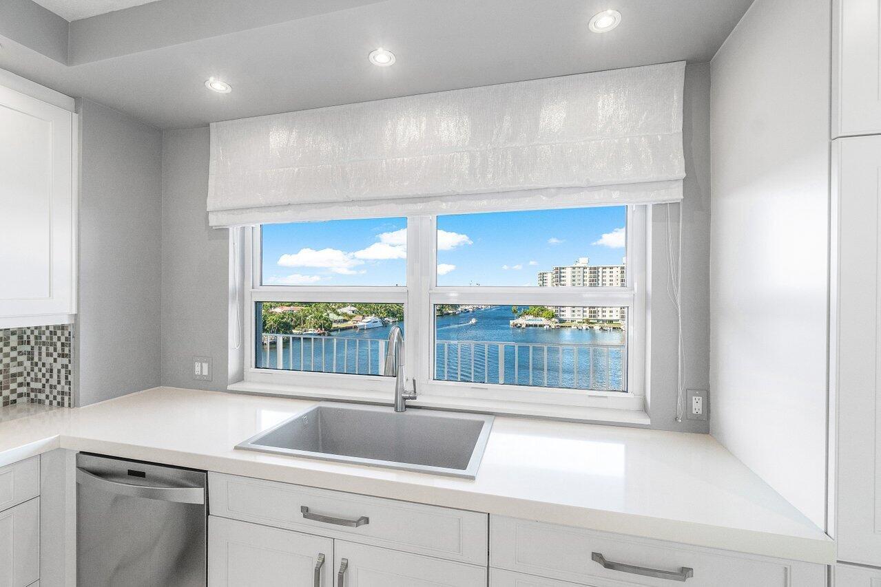 400 Seasage Drive 804