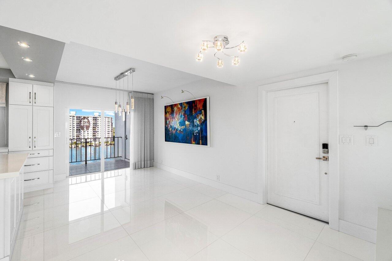 400 Seasage Drive 804