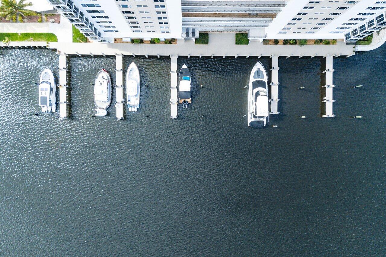 400 Seasage Drive 804