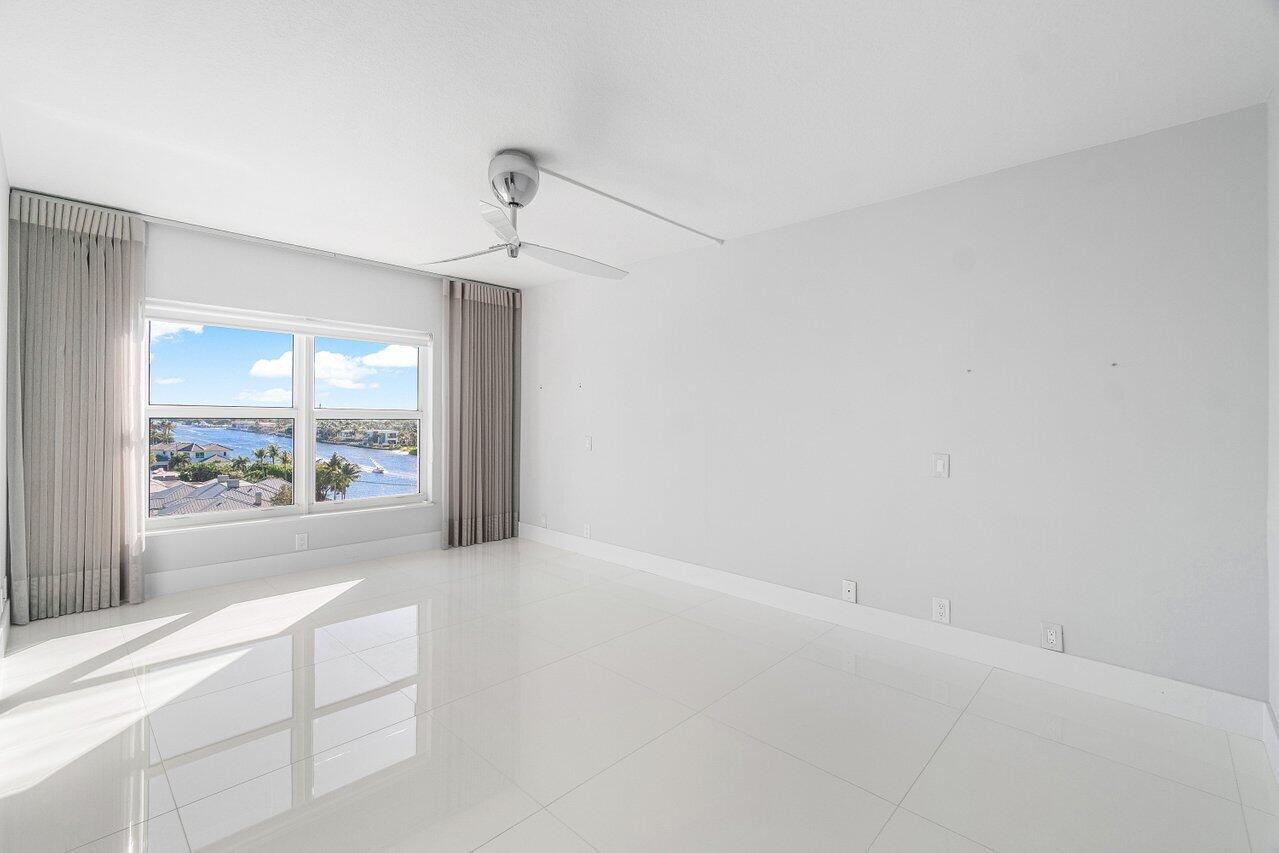 400 Seasage Drive 804