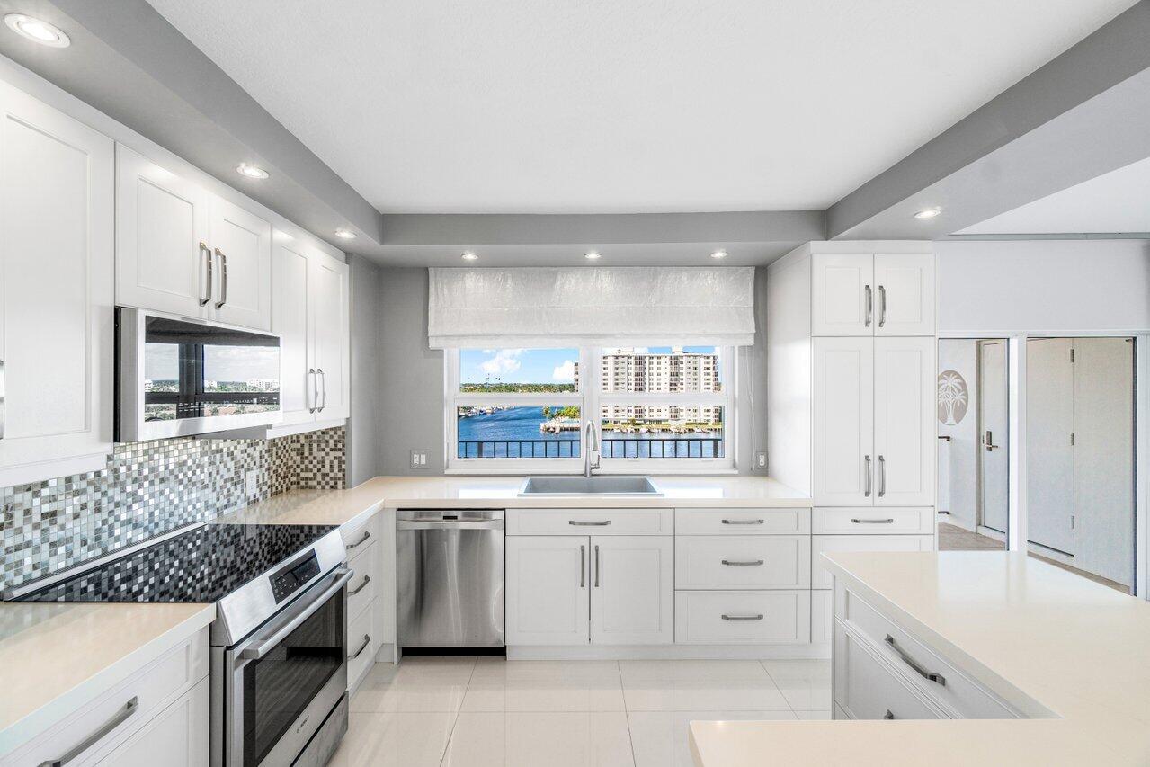 400 Seasage Drive 804