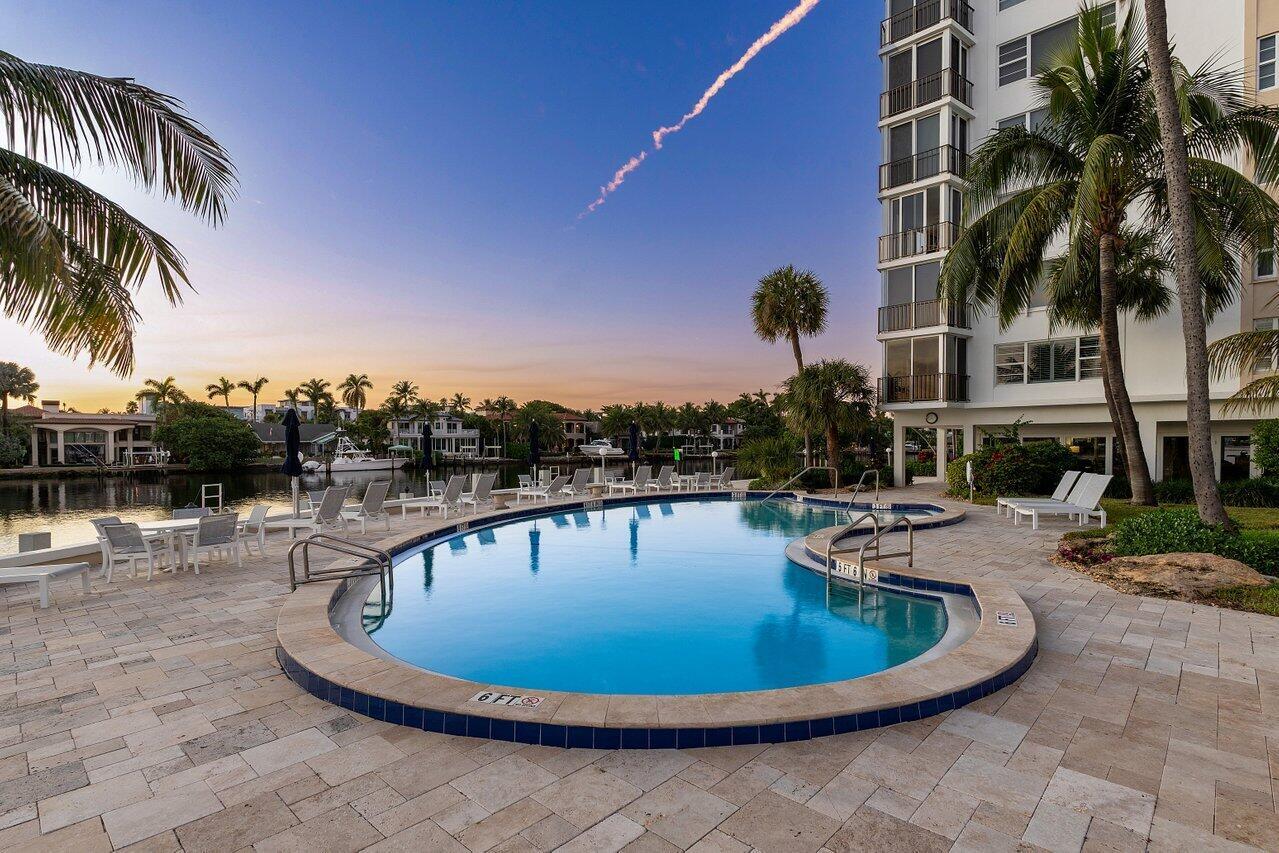 400 Seasage Drive 804