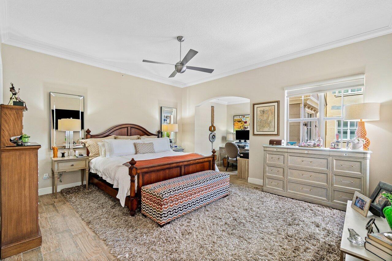 200 NE 2nd Avenue 211