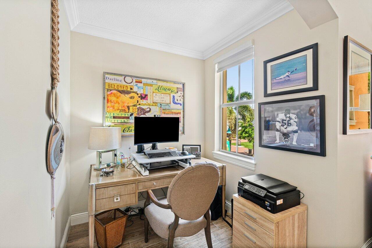 200 NE 2nd Avenue 211