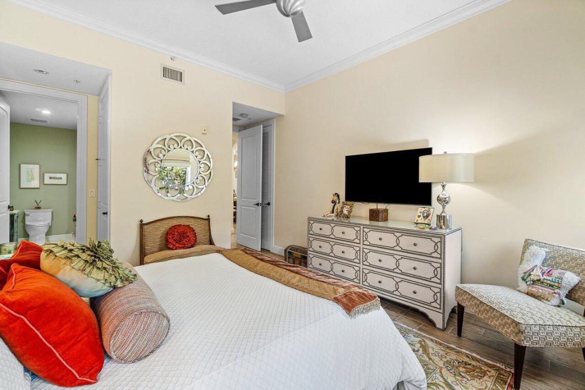 200 NE 2nd Avenue 211