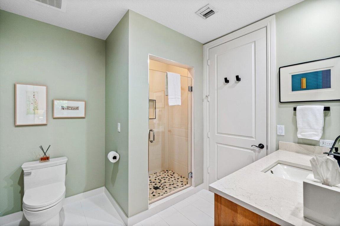 200 NE 2nd Avenue 211