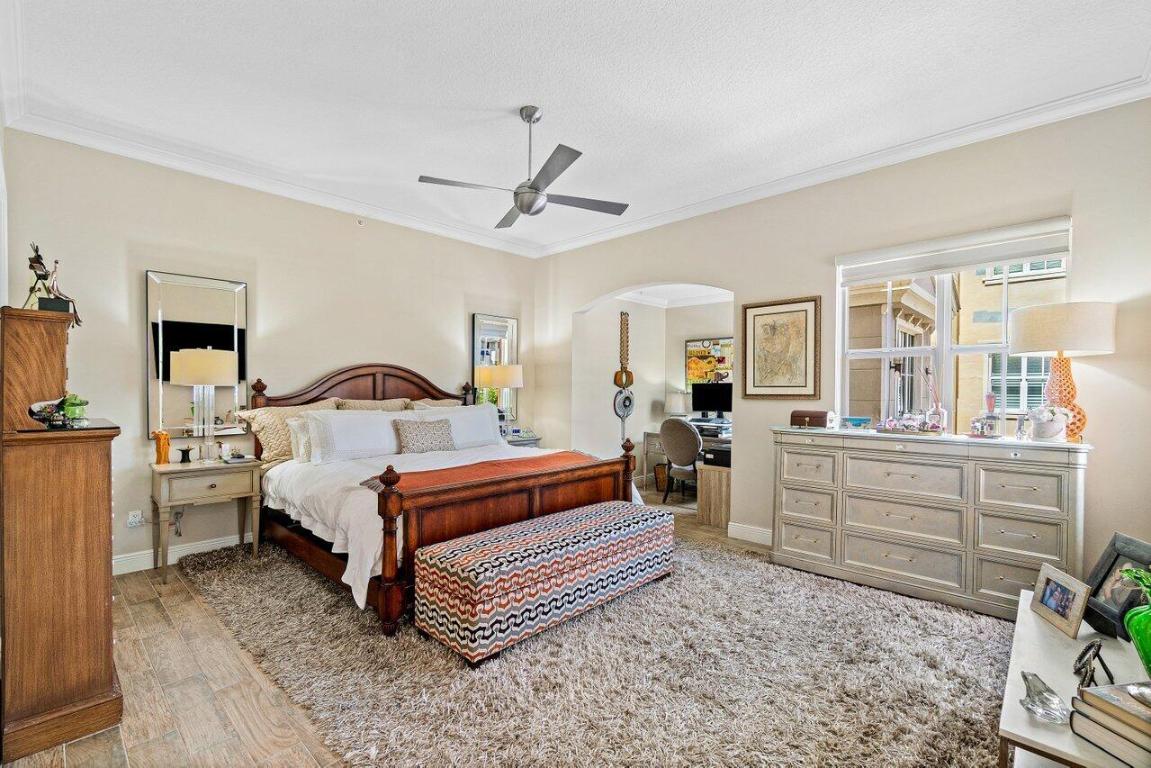 200 NE 2nd Avenue 211