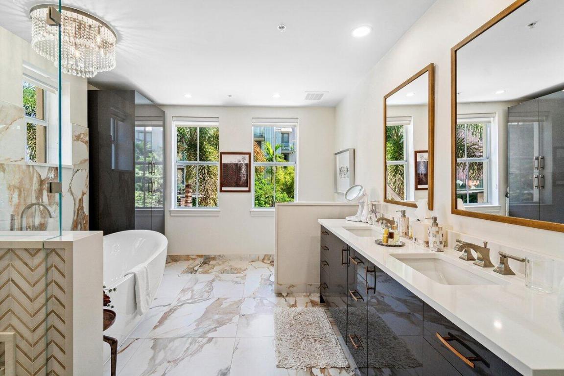 200 NE 2nd Avenue 211