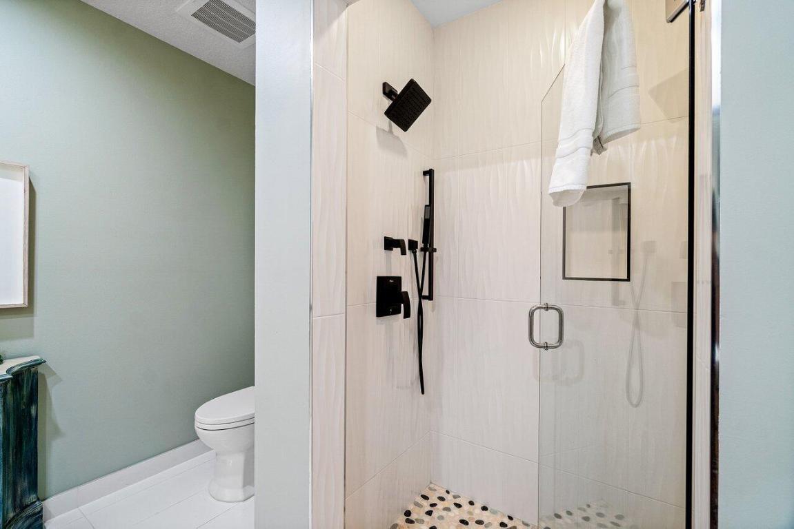 200 NE 2nd Avenue 211