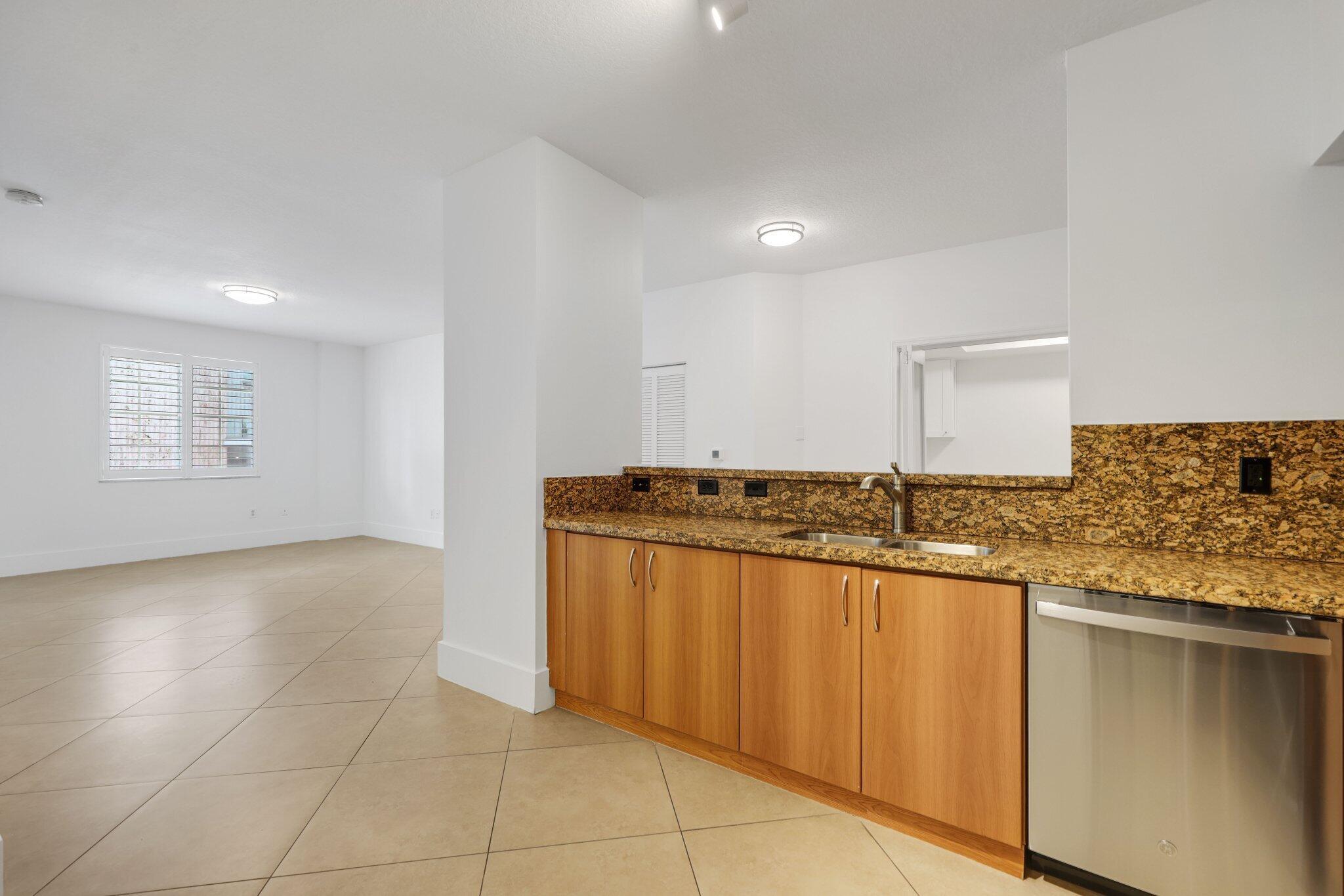 250 NE 3rd Avenue 1207