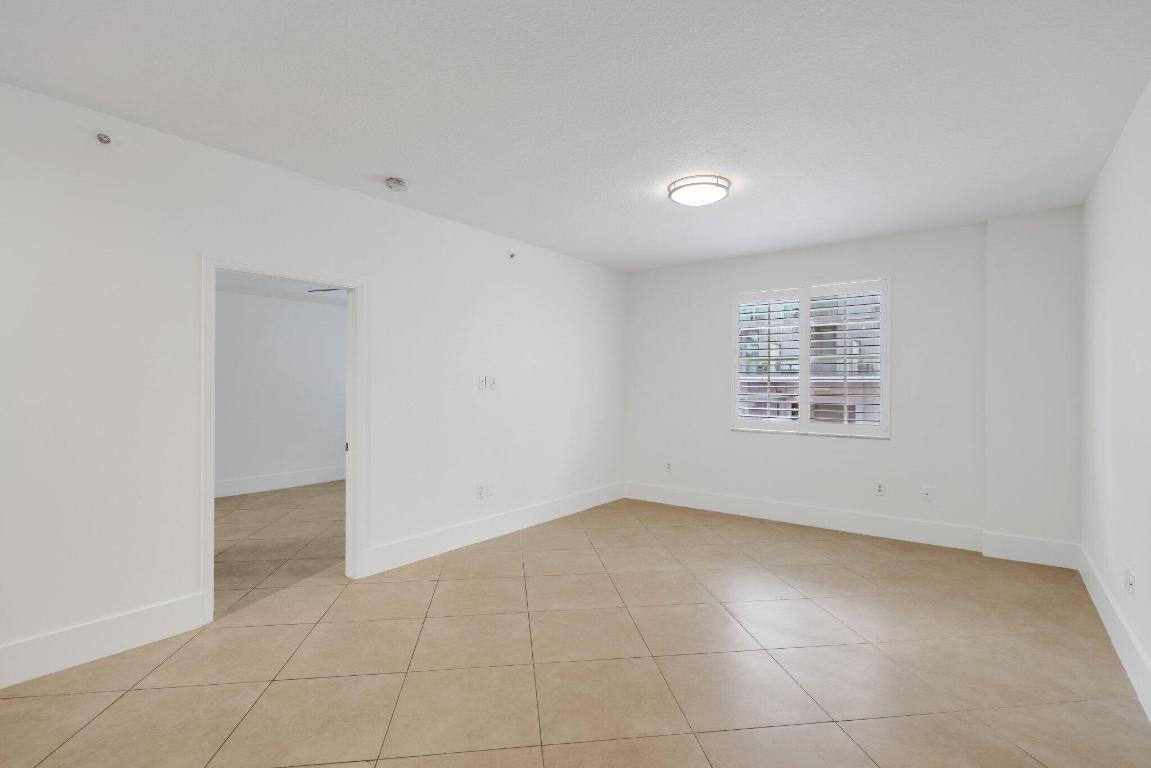 250 NE 3rd Avenue 1207