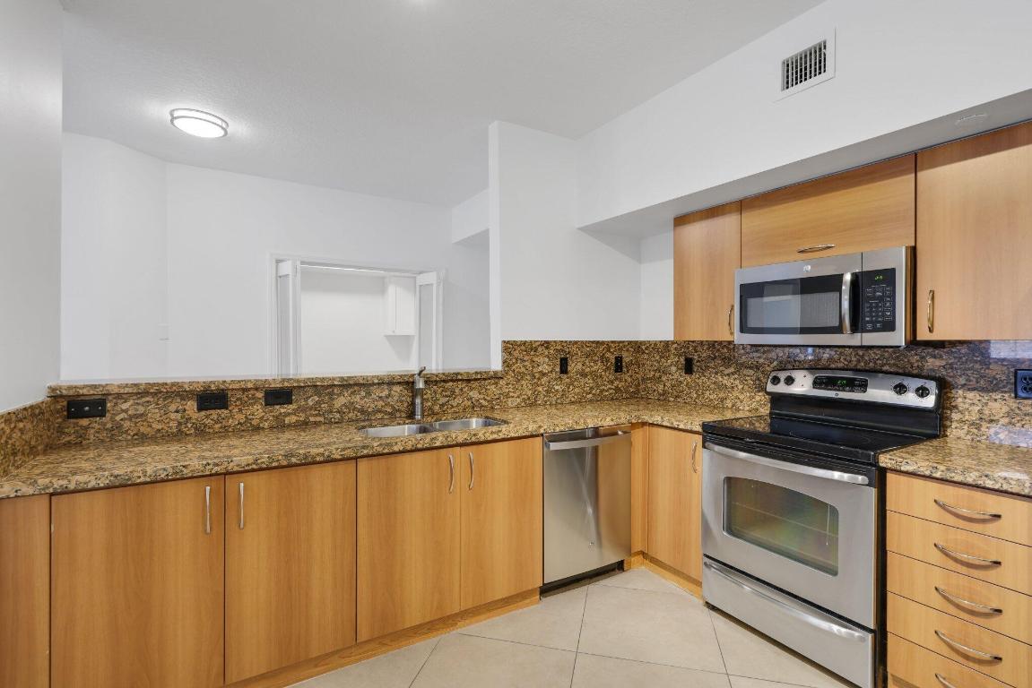 250 NE 3rd Avenue 1207