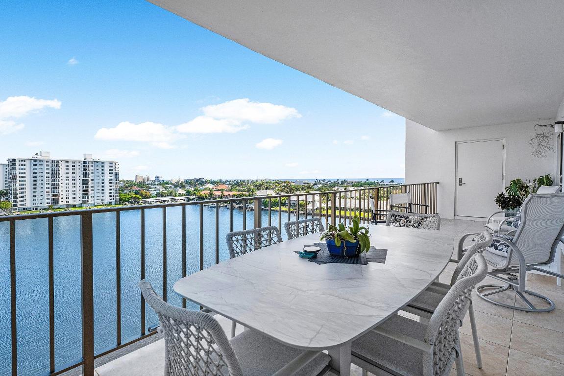 400 Seasage Drive 804