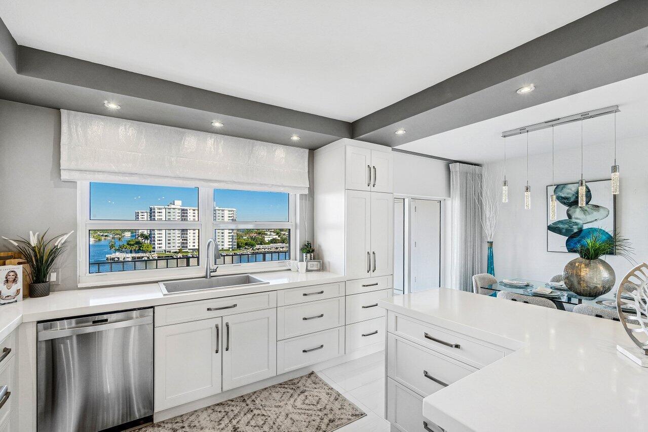 400 Seasage Drive 804